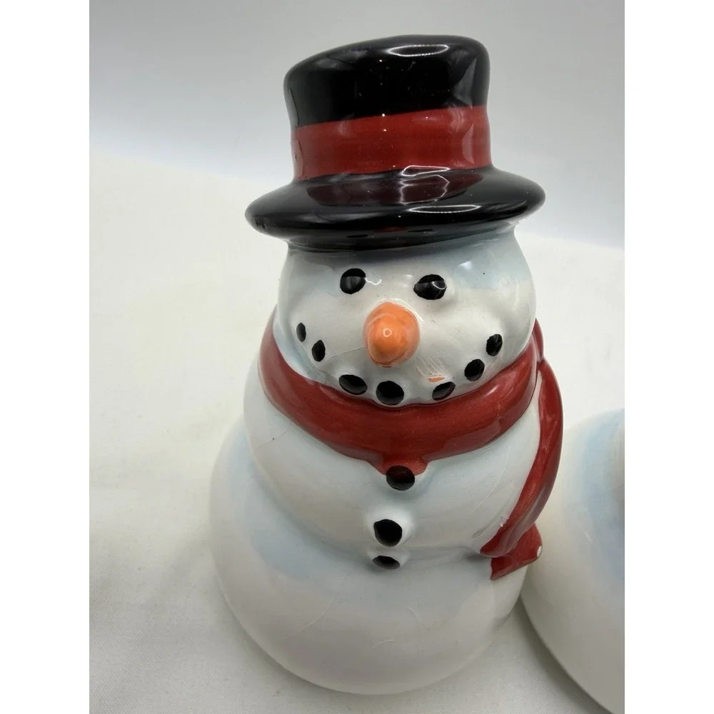 Christmas Snowmen Salt & Pepper Shakers. 2004 Edition Publix Promotion Vintage